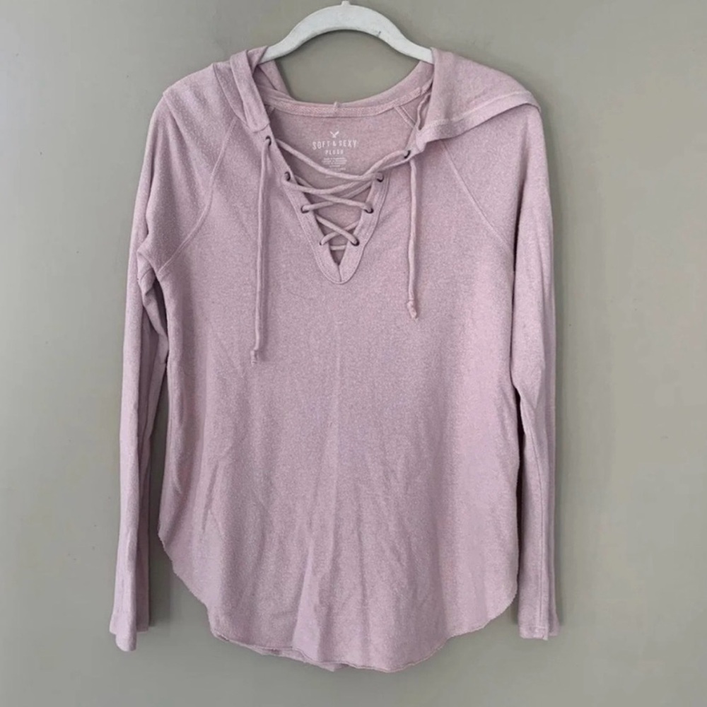 American Eagle Soft and Sexy Baby Pink Pull Over Criss Cross Detail Hoodie
Small